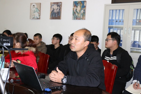 山西彩塑壁画研究与保护中心主任尹刚副研究员作中国传统彩塑保护与修复技术讲座