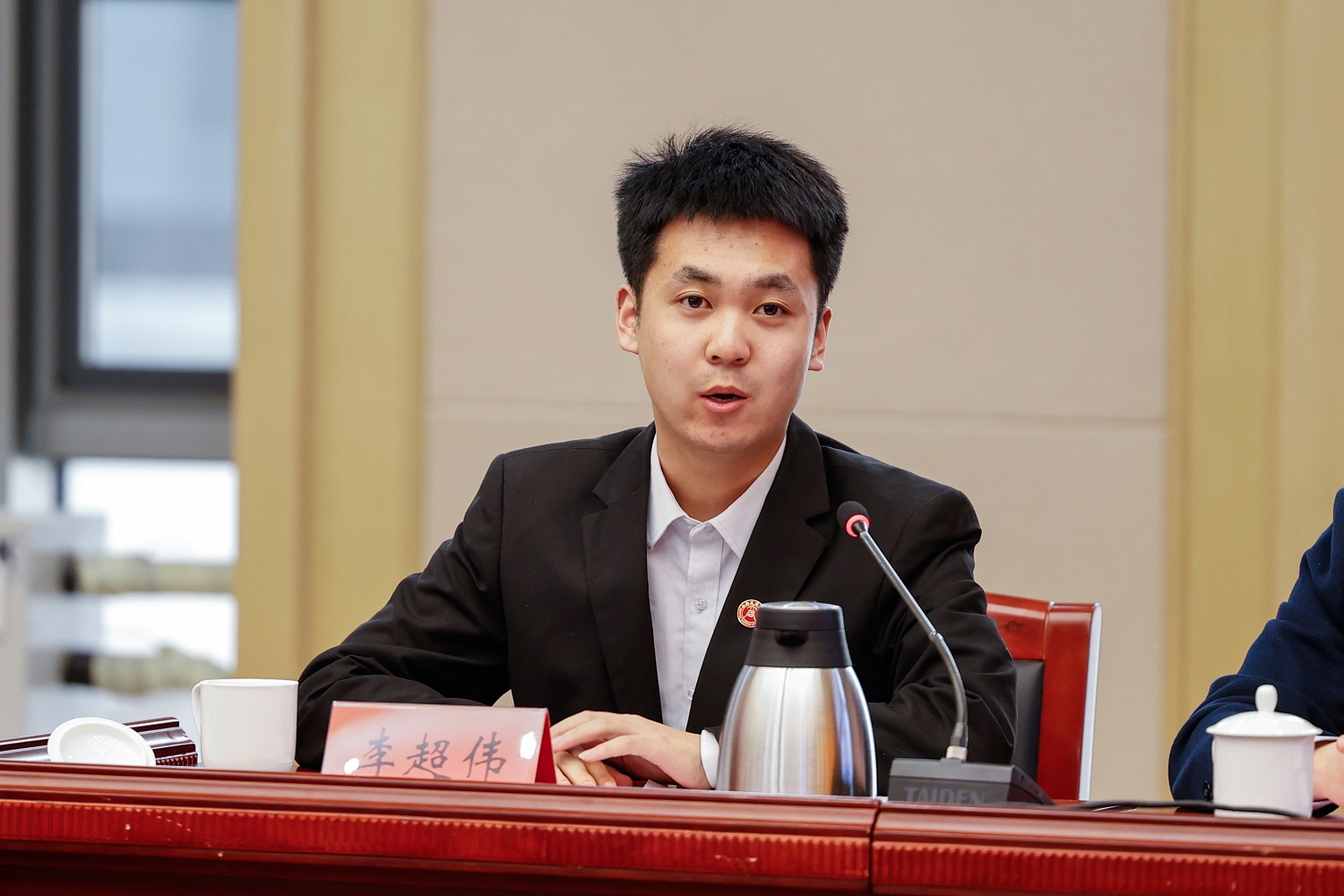 卢东亮与我校和大同市三所高校师生座谈并讲授思政课