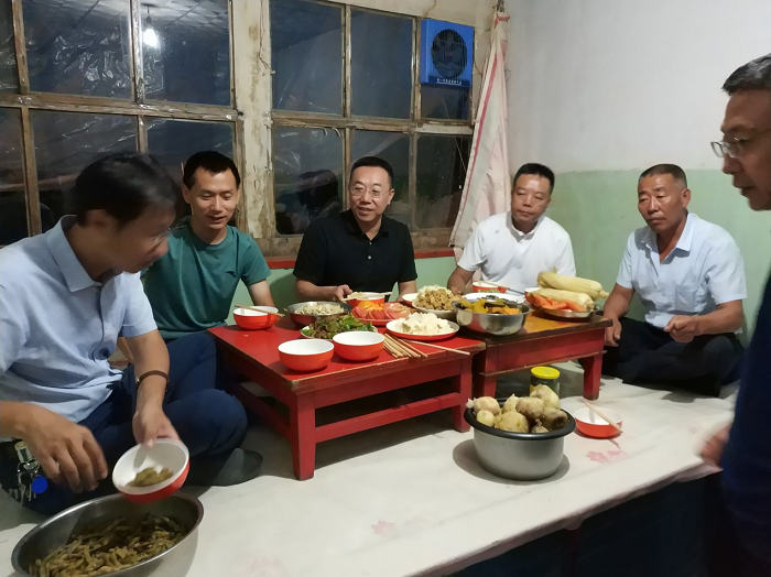 同大助力脱贫攻坚奔小康系列报道(三十五)：冯锋校长赴帮扶村调研指导脱贫攻坚工作