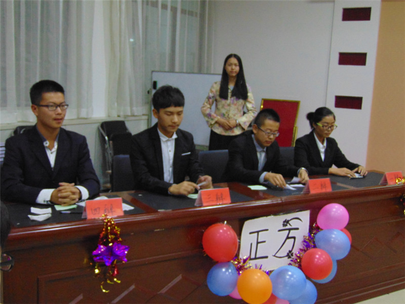 （图）物电学院第四届新生辩论赛圆满落幕