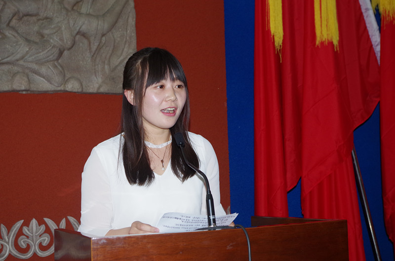 外国语学院举行2016年考研经验交流会及优秀毕业生表彰大会