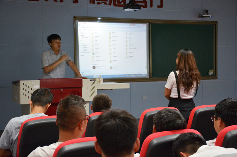 山西师范大学教育科学学院硕士生导师李志河举办学术讲座